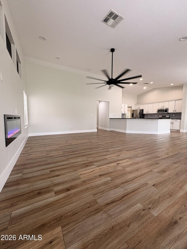 Building Photo - 13528 W Windsor Blvd