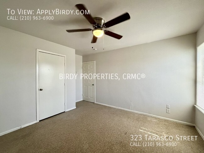 Building Photo - Charming 2-Bedroom Duplex in San Antonio -...