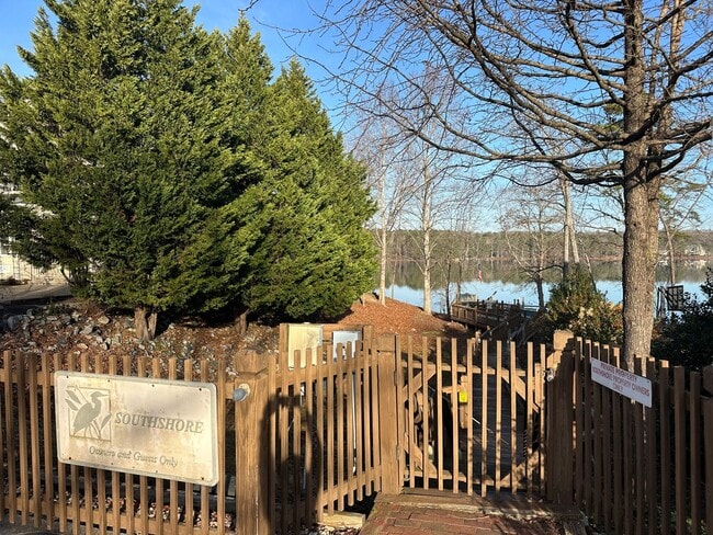 Building Photo - Walk to the Water!  Southshore Subdivision