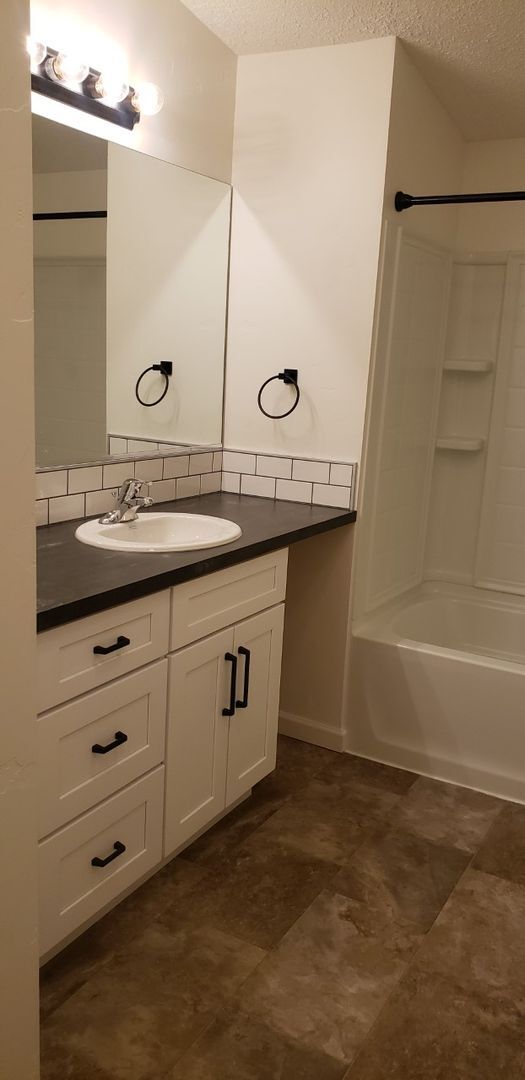 Building Photo - Beautiful 3-Bedroom Home with Bonus Room, ...