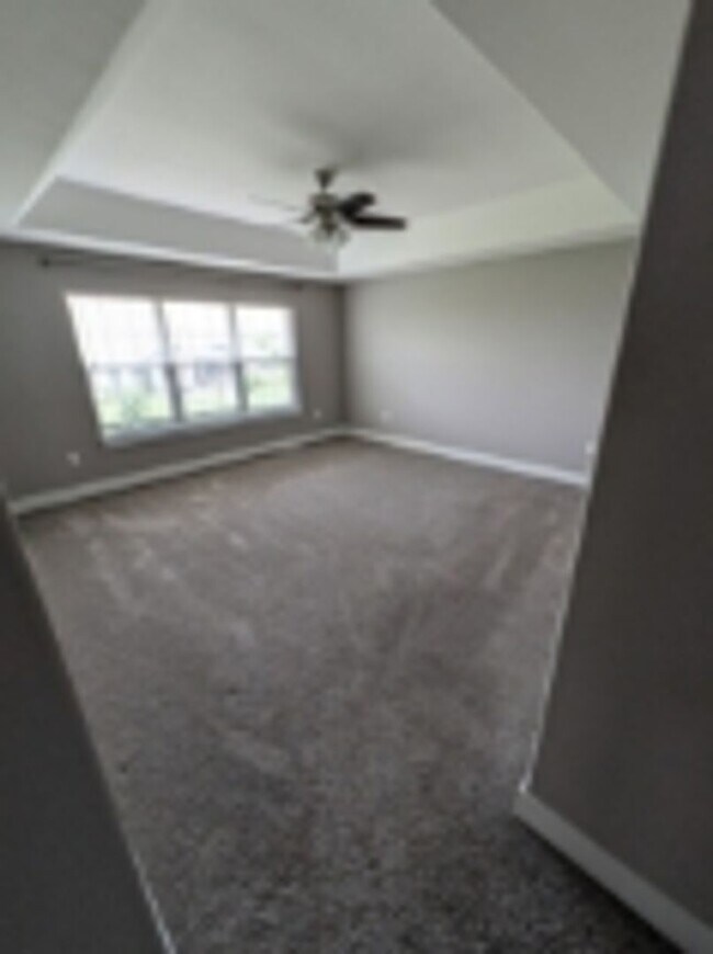 Building Photo - Executive Rental: Spacious 4-Bedroom Home in Oconomowoc!