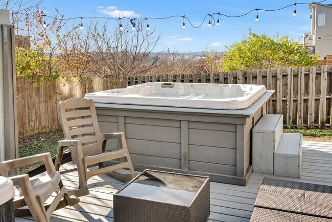 Building Photo - 12A Fern Ave