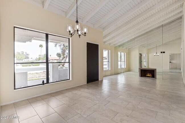 Building Photo - 3917 W Juniper Ave