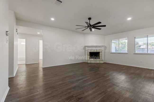Building Photo - 10017 Barton Creek Dr