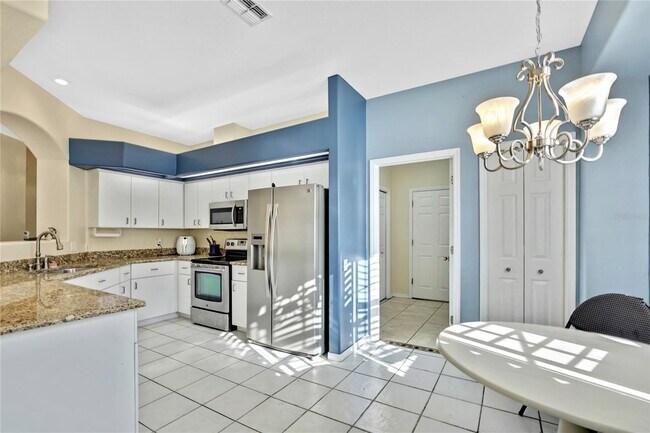 Building Photo - 4489 Golf Club Ln