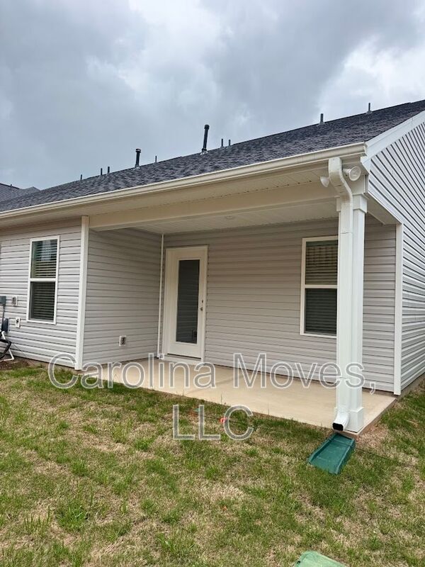 Building Photo - 527 Winding Meadow Ln