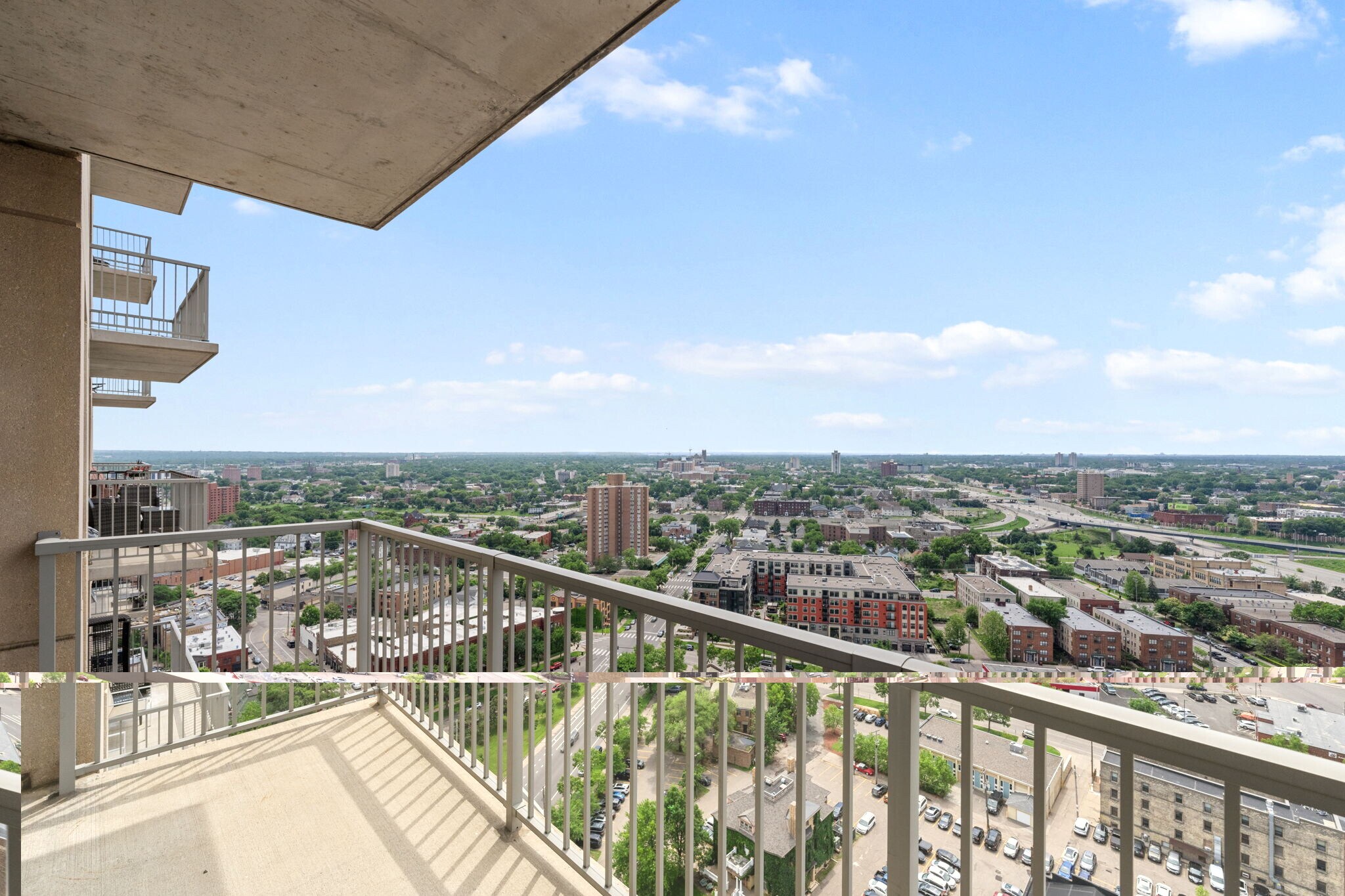 24 Floor Views - 929 Portland Ave