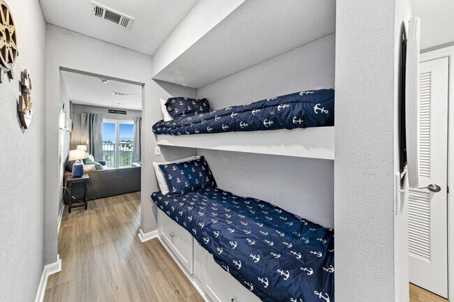 Building Photo - 405 Plantation Rd