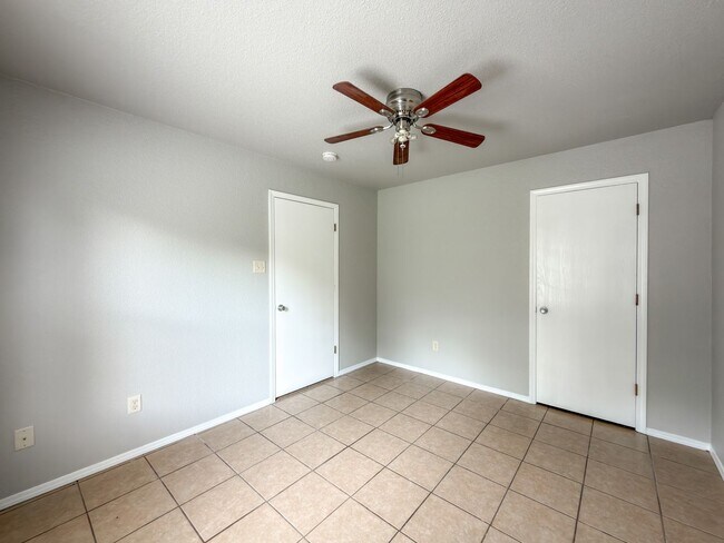 Building Photo - 906 N.46th Street-