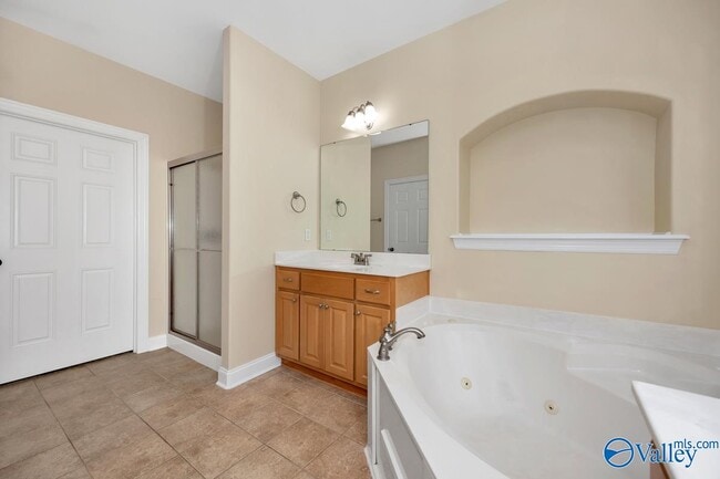 Building Photo - 29863 Thunderpaw Dr