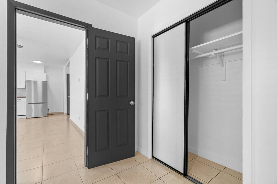 Building Photo - 2235 Coolidge St