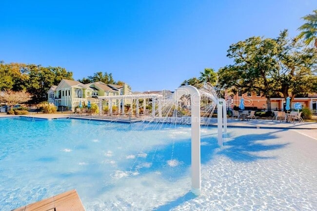 Building Photo - 2252 Beach Dr