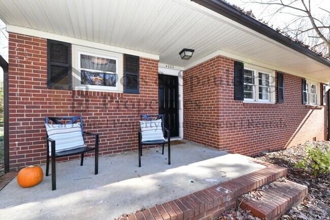 Building Photo - 4202 Henderson Rd