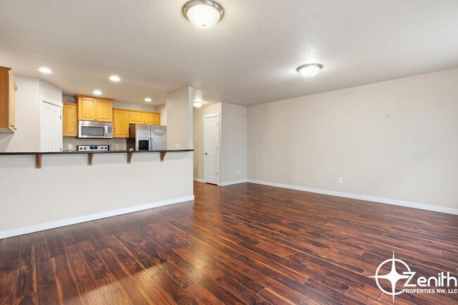 Building Photo - 5616 NE 74th Ct