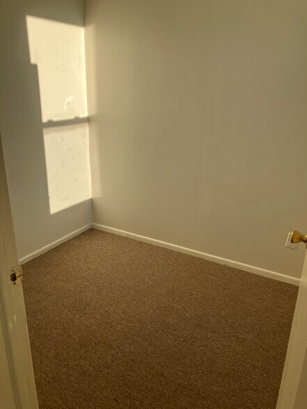 Building Photo - 48 Carlton Ave