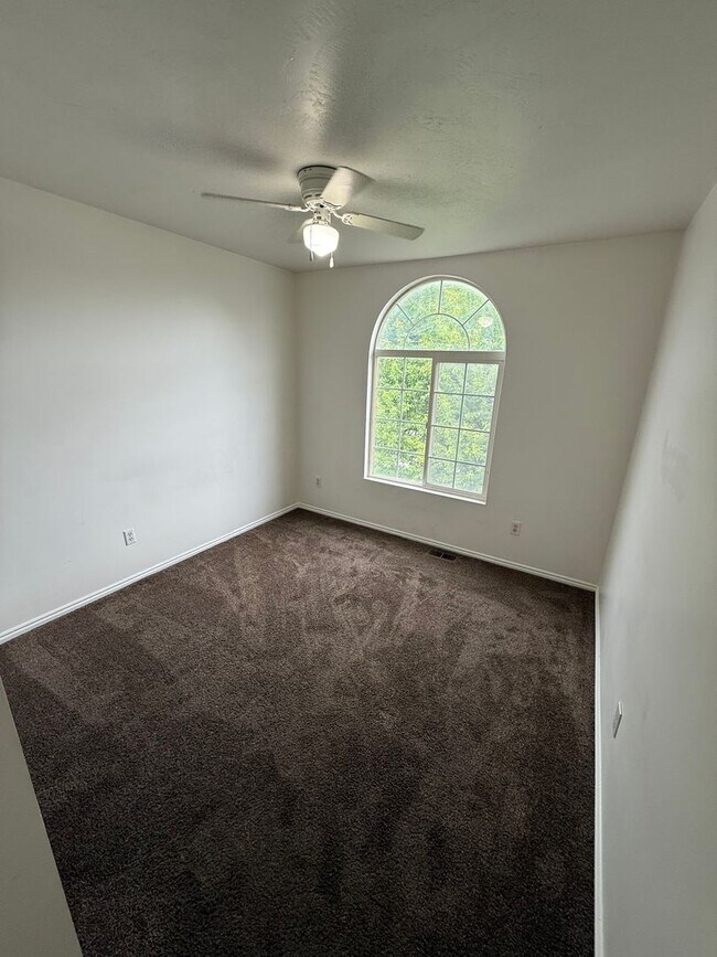 Building Photo - Coming soon 4 Bed/ 3 Bathroom house in Wes...