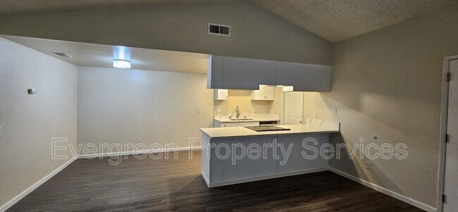 Building Photo - 10412 S White Rock Rd