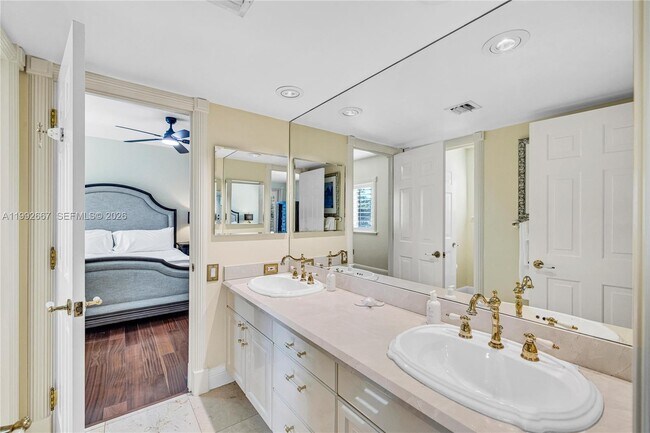 Building Photo - 625 Poinciana Dr