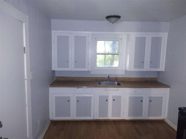 Building Photo - 9534 S. F. Austin Road