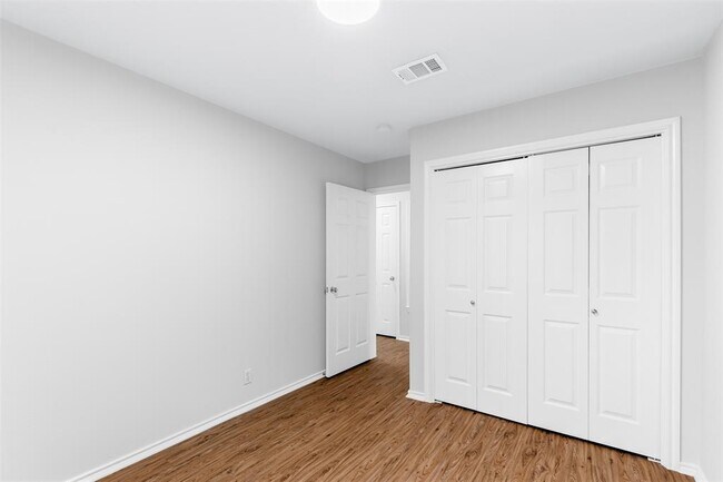 Building Photo - 2808 Kestrel Dr