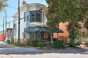 Building Photo - 1112 Barnard St