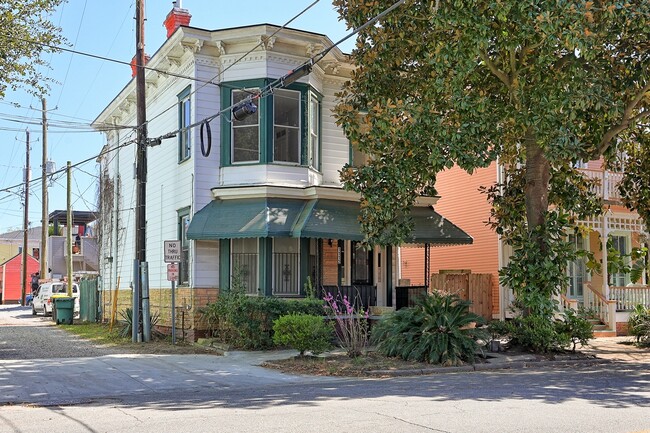 Building Photo - 1112 Barnard St