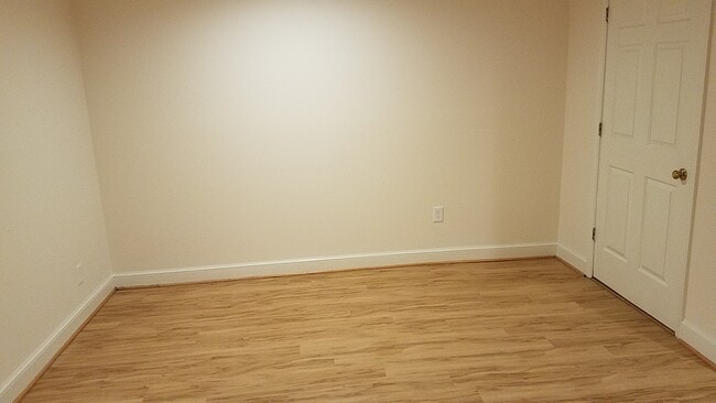 Building Photo - 7865 Parthian Ct