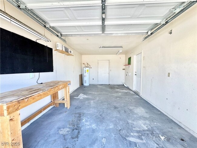 Building Photo - 1960 Haiwee St