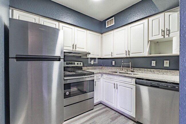 Building Photo - 748 Wyman Ct