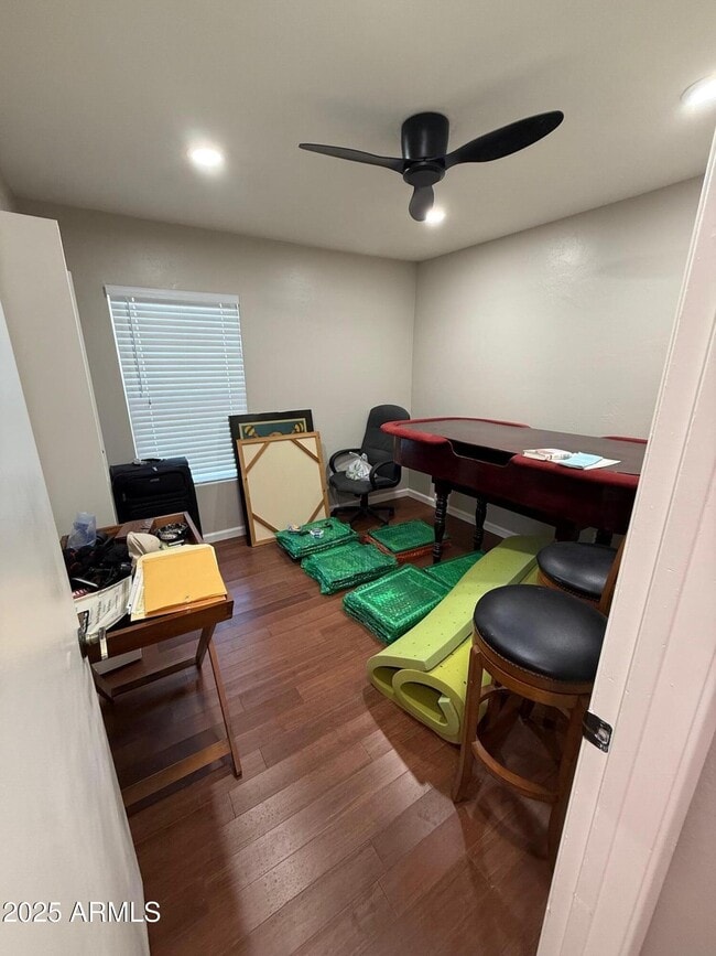 Building Photo - 5535 W Willow Ave