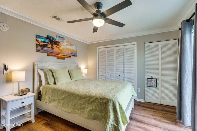 Building Photo - 17670 Front Beach Rd