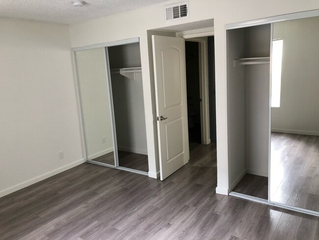 Building Photo - 7500 Mason Ave