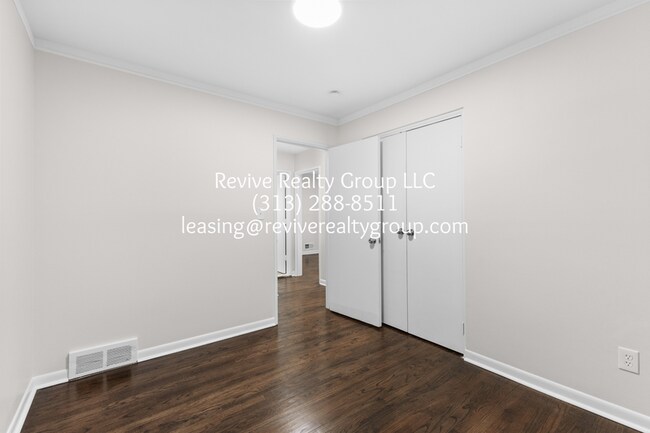 Building Photo - 7515 Trafalgar St