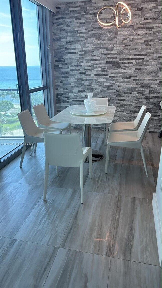 Building Photo - 3101 S Ocean Dr