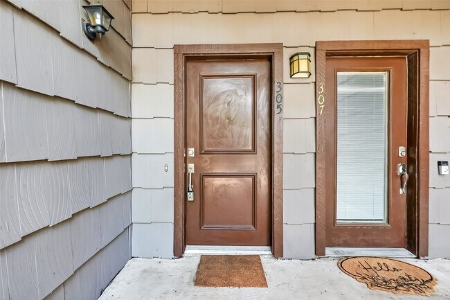 Building Photo - 11711 Memorial Dr