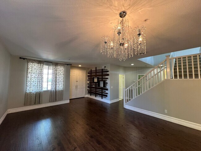 Building Photo - 13539 Whipple St