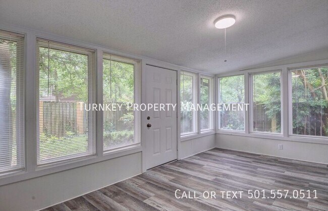 Building Photo - 1605 Pickering Dr