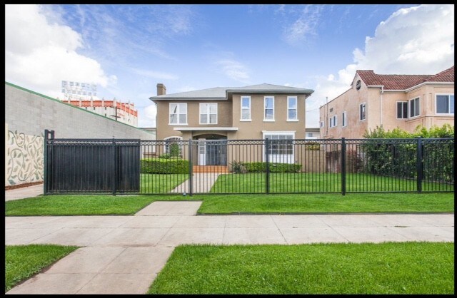 Front of Property - 1312 S Victoria Ave