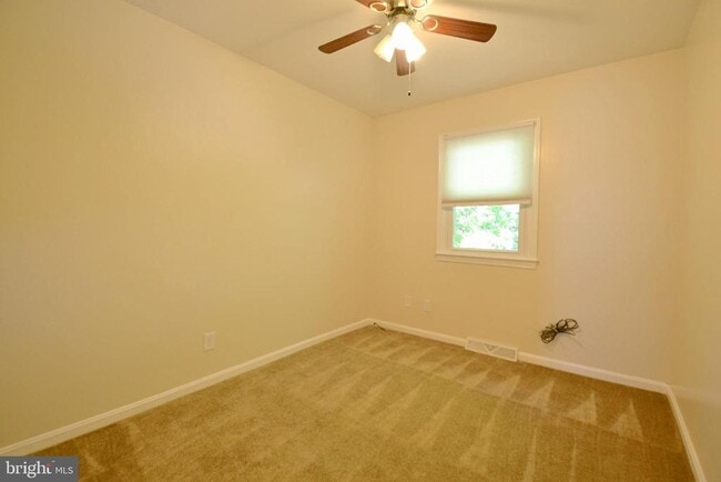 Building Photo - 22426 Greenview Ct