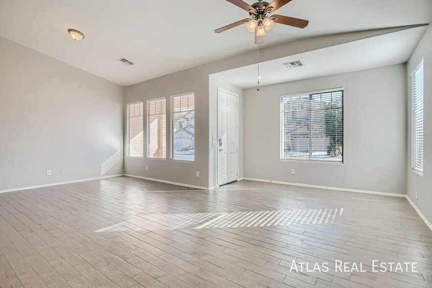 Building Photo - 9414 W Heber Rd