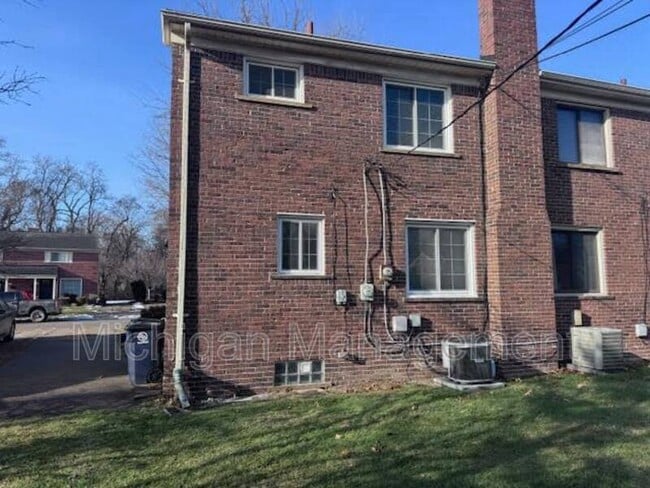 Building Photo - 2714 Glenview Ave