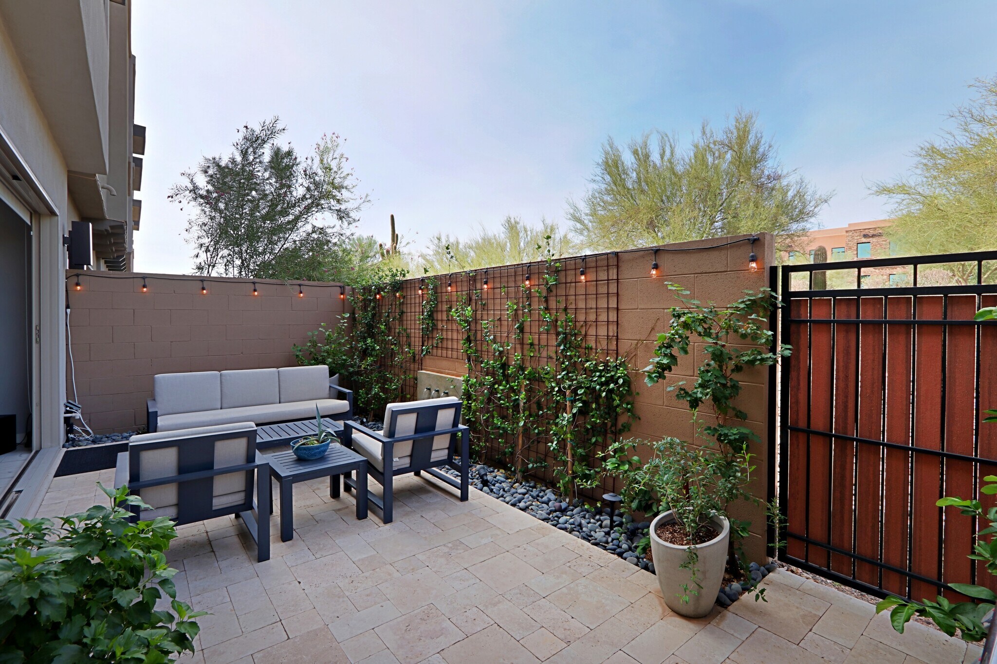 Building Photo - 7350 E Vista Bonita Dr