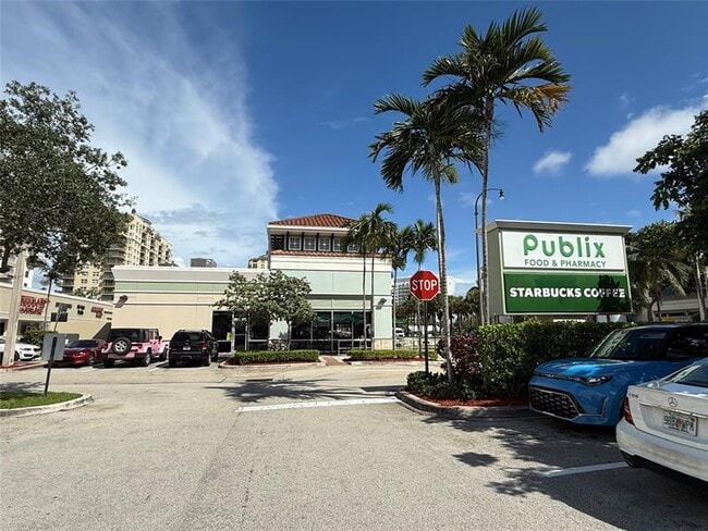 Building Photo - 2555 NE 11th St