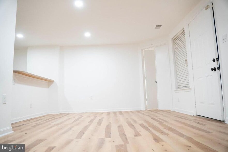 Building Photo - 4451 Pembrook Village Dr