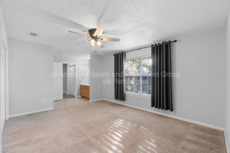 Building Photo - 908 Emily Cir