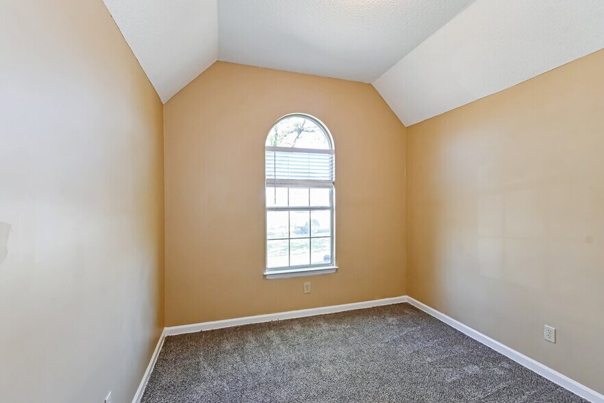 Building Photo - 994 Painted Desert Ln