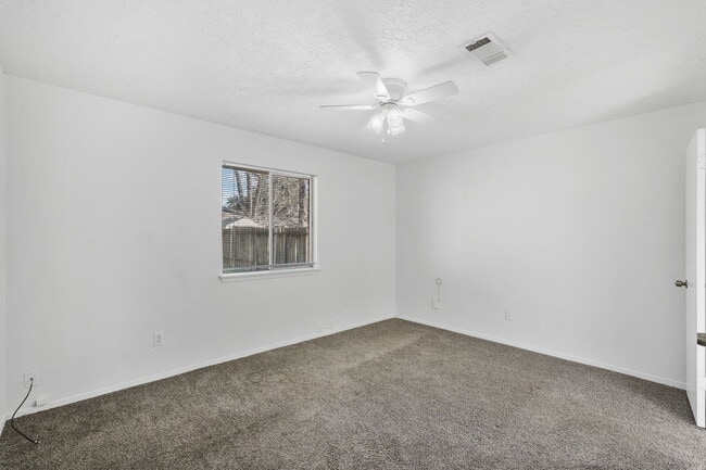 Building Photo - 15226 Flamingo Park