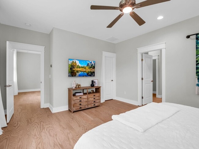 Building Photo - 3-bedroom, 2.5-bath townhome in desirable Sweet Birch Commons community.