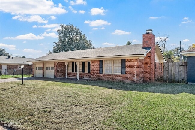 Building Photo - 2710 Higgins Dr