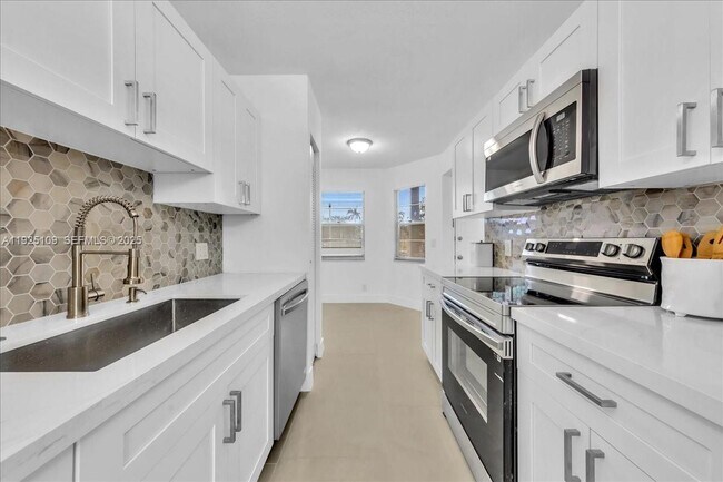 Building Photo - 650 SW 124th Terrace